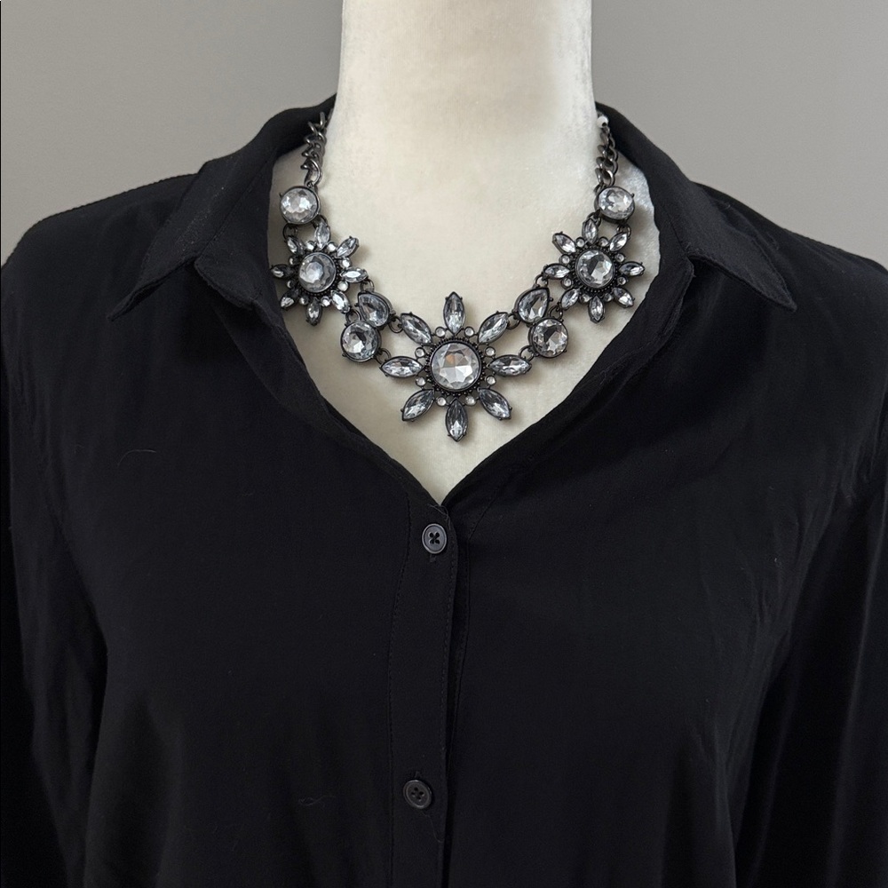 CHICO’s Button Front Tie Shirt - Size 2 - Picture 6 of 16